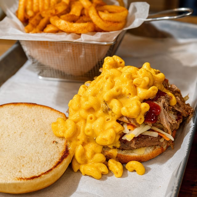 Pulled Pork Mac & Cheeseburger.